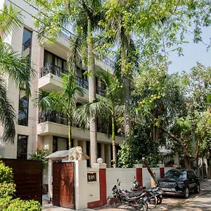 *** Guest house Ahuja Residency Parklane India